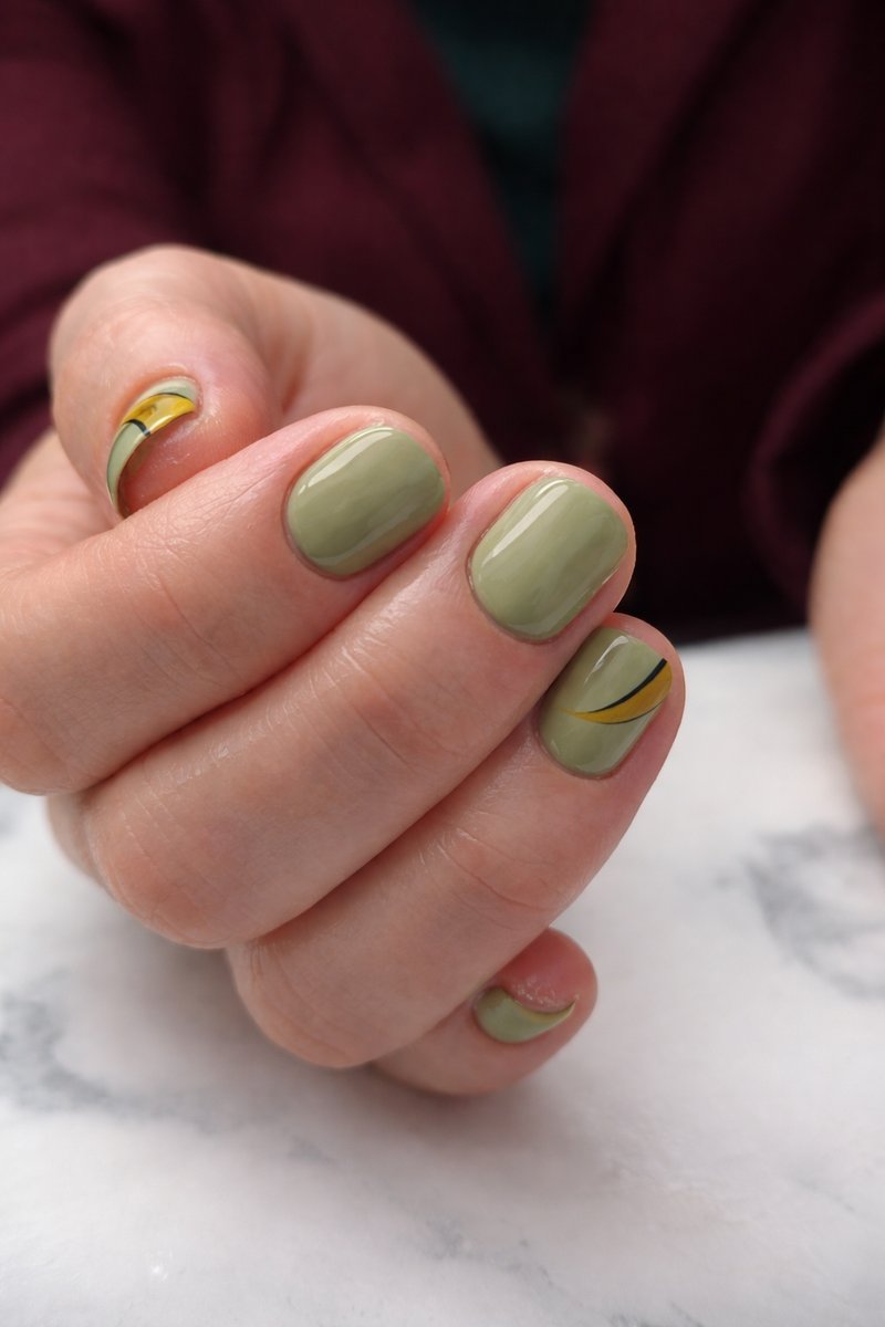 Blue chrome cat-eye nails at Aesthete Beauty nail salon Dundee