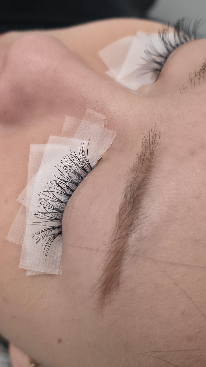 Weekend lash application with tape guides at Aesthete Beauty